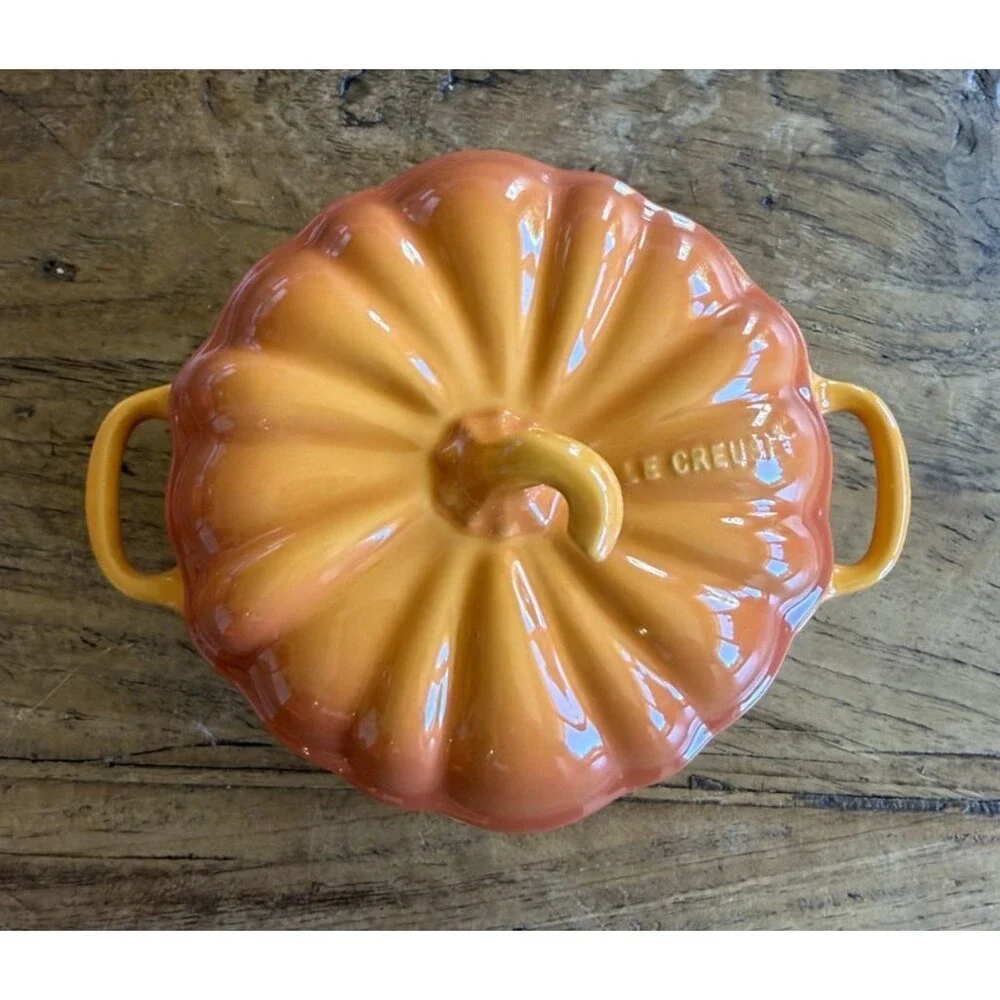 Le Creuset Stoneware Figural Pumpkin Mini Cocotte 12 oz 350 ml Persimmon NEW